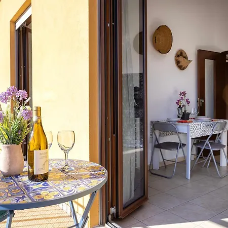 Super View In - Sea View House شقة كاستيلساردو